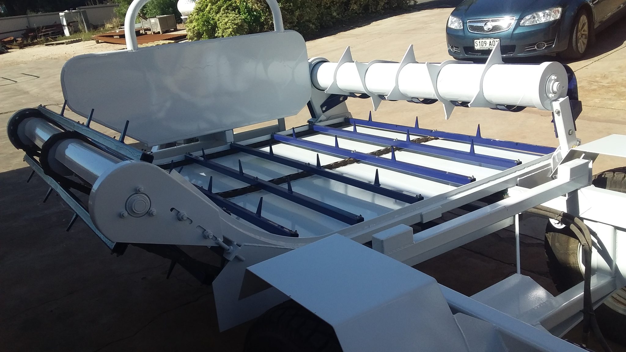 Econo Feeder 2 B Hydraulic - Image 4